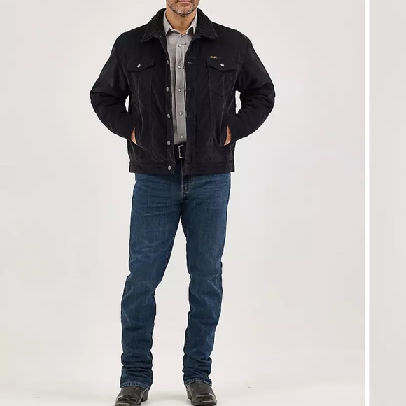 Wrangler Men's Black Sherpa-Lined Corduroy Jacket - Picture 2 of 4